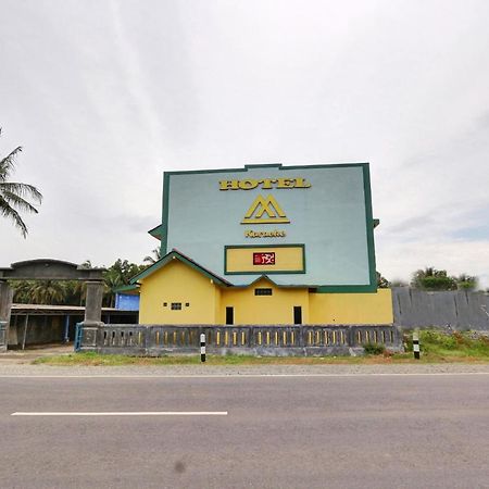 Oyo 90796 Hotel Mulya Indah Tambakmulya Esterno foto