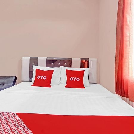 Oyo 90796 Hotel Mulya Indah Tambakmulya Esterno foto