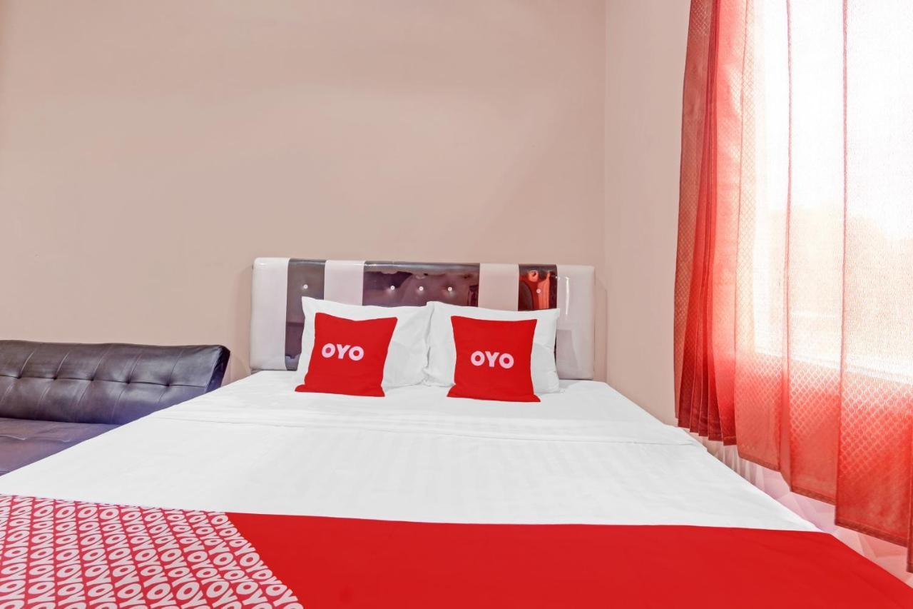 Oyo 90796 Hotel Mulya Indah Tambakmulya Esterno foto