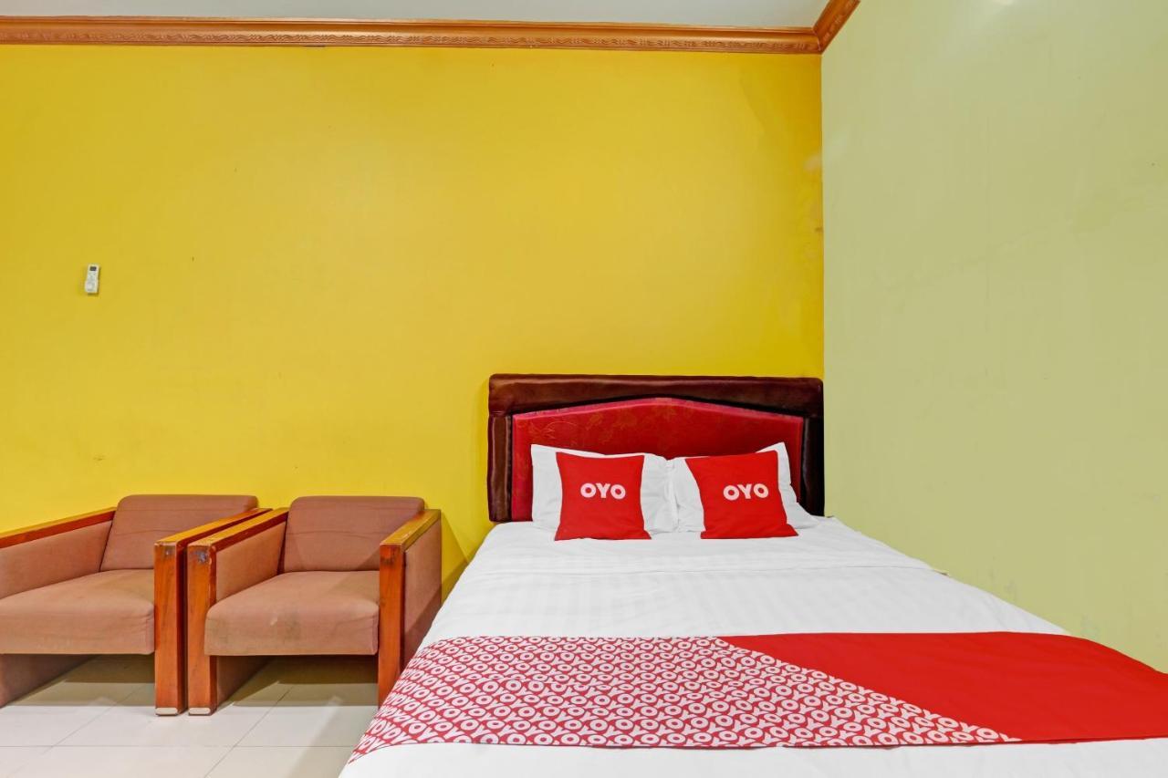 Oyo 90796 Hotel Mulya Indah Tambakmulya Esterno foto