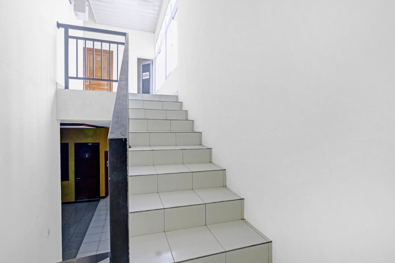 Oyo 90796 Hotel Mulya Indah Tambakmulya Esterno foto