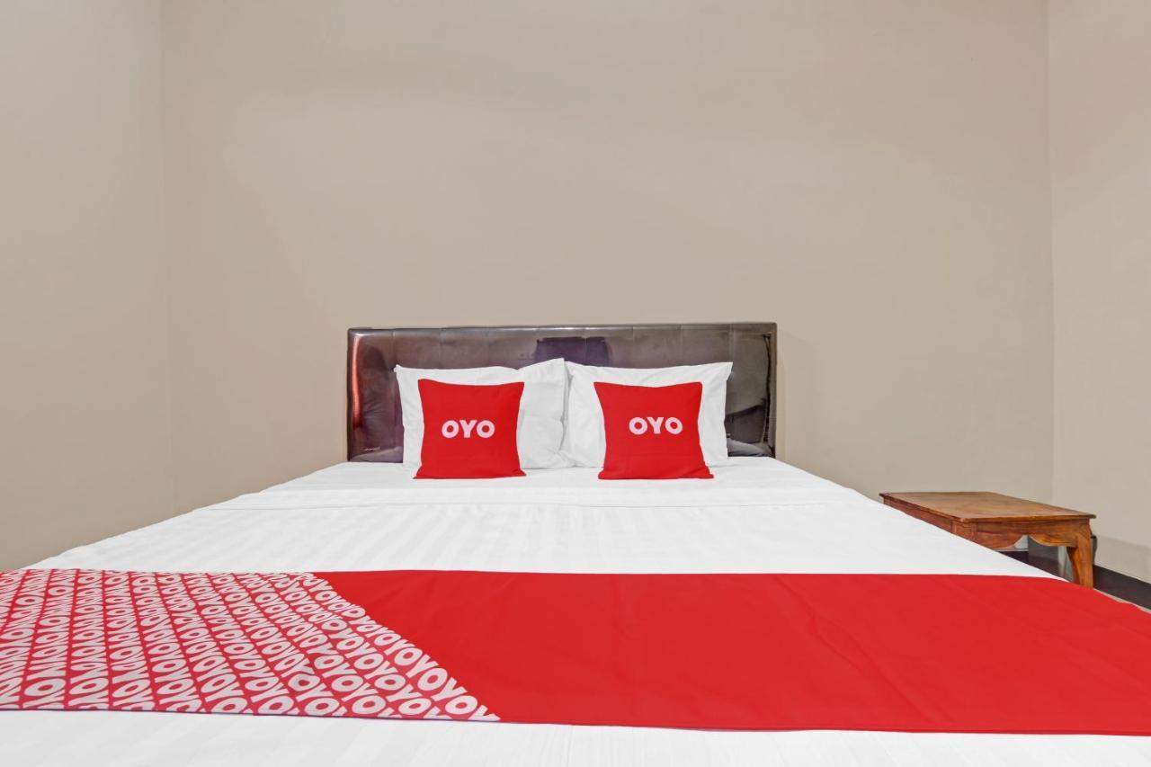 Oyo 90796 Hotel Mulya Indah Tambakmulya Esterno foto