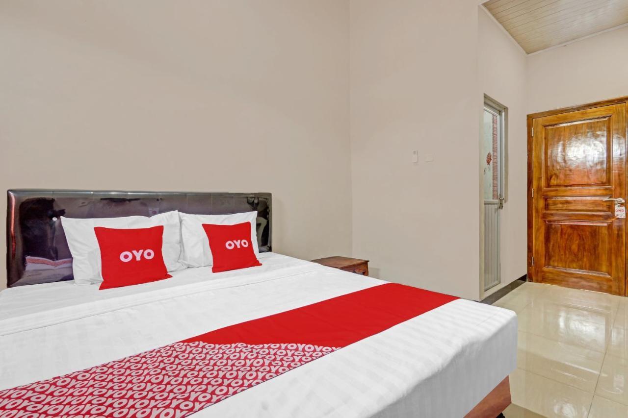 Oyo 90796 Hotel Mulya Indah Tambakmulya Esterno foto